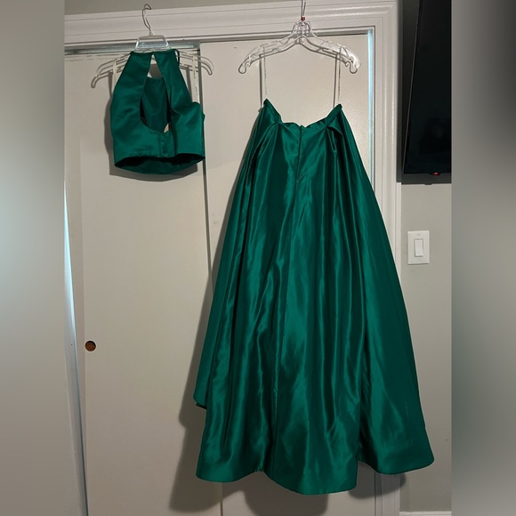 Sherri Hill style# 51587 2 Piece Emerald Green - Picture 3 of 8